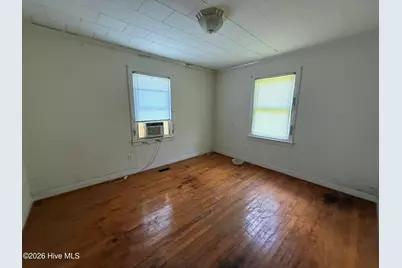 217 N Edgewood Avenue, Williamston, NC 27892 - Photo 8