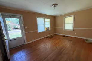 217 N Edgewood Ave, Williamston, NC 27892 - Photo 4