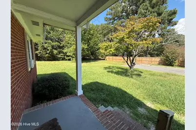 217 N Edgewood Avenue, Williamston, NC 27892 - Photo 2