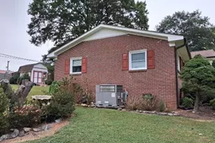 403 E Tennessee Ave, Bessemer City, NC 28016 - Photo 6
