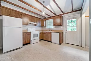 228 Cedar Crk Dr, Jacksonville, NC 28540 - Photo 4