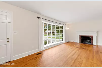 1610 Crescent Drive, Elizabeth City, NC 27909 - Photo 8