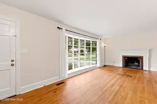 1610 Crescent Dr, Elizabeth City, NC 27909 - Photo 8