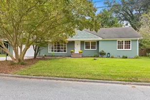 1610 Crescent Dr, Elizabeth City, NC 27909 - Photo 1