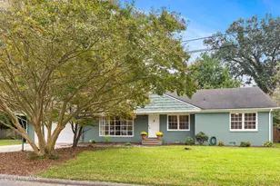 1610 Crescent Dr, Elizabeth City, NC 27909 - Photo 2