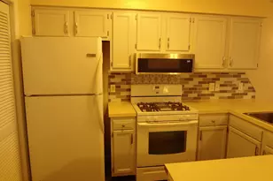 135 W Victoria Ct, Greenville, NC 27834 - Photo 2