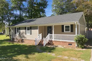 1104 Strawbush Rd, Rocky Mount, NC 27804 - Photo 4