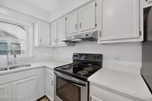 126 W Victoria Ct, Greenville, NC 27834 - Photo 16