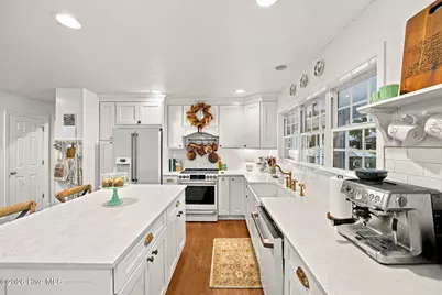 208 Park Avenue Ext, Southport, NC 28461 - Photo 10