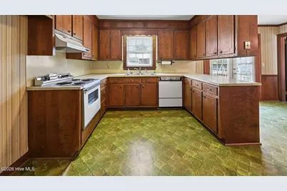 111 Belmont Drive, Greenville, NC 27858 - Photo 12