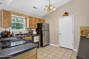 317 Cinnamon Dr, Hubert, NC 28539 - Photo 14