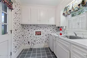 512 Forest Hill Dr, Goldsboro, NC 27534 - Photo 16
