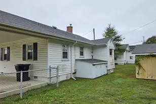 305 E Commercial Ave, Stantonsburg, NC 27883 - Photo 2