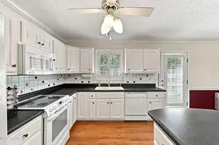 344 Ludie Brown Rd, Chinquapin, NC 28521 - Photo 16