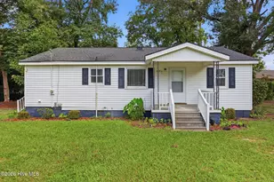 604 Calhoun St, Clinton, NC 28328 - Photo 1