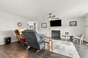 504 Spiro Ct, Richlands, NC 28574 - Photo 8