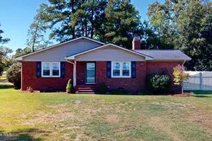 403 N Goldsboro St, Pikeville, NC 27863 - Photo 2
