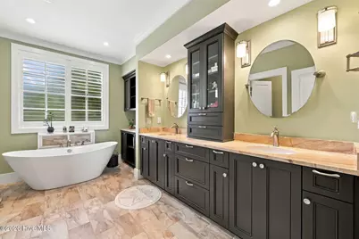 609 Neuse Harbour Boulevard, New Bern, NC 28560 - Photo 18
