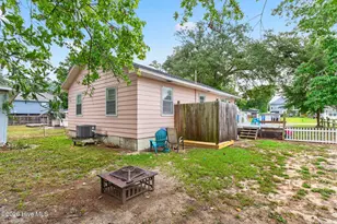 129 NW 20th St, Oak Island, NC 28465 - Photo 38