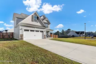 245 Breakwater Dr, Sneads Ferry, NC 28460 - Photo 2
