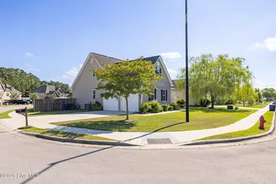 300 Walkens Woods Lane, Jacksonville, NC 28546 - Photo 2