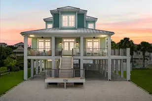 108 Strawflower Dr, Holden Beach, NC 28462 - Photo 2