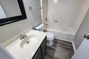 103 Hampton Ct, Jacksonville, NC 28546 - Photo 8