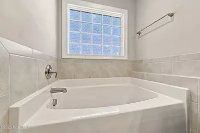 704 Drew Court, Jacksonville, NC 28546 - Photo 22