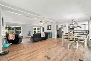 221 Oakwood Dr, New Bern, NC 28560 - Photo 6