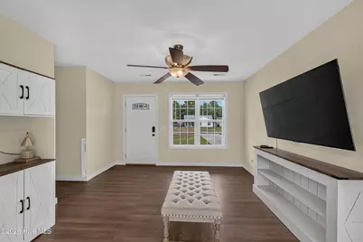 172 Ashbury Park Lane, Richlands, NC 28574 - Photo 4