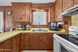 1402 Canal Dr, Carolina Beach, NC 28428 - Photo 16