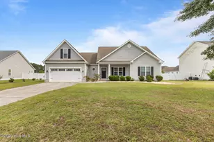 412 Moss Springs Dr, Swansboro, NC 28584 - Photo 2