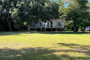 720 Bay Harbor Dr, Hampstead, NC 28443 - Photo 1