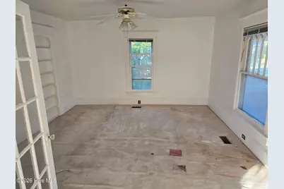 201 N Southerland Street, Mount Olive, NC 28365 - Photo 12