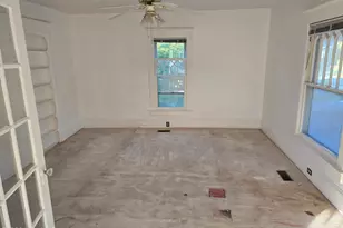 201 N Southerland St, Mount Olive, NC 28365 - Photo 12