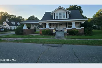 201 N Southerland Street, Mount Olive, NC 28365 - Photo 2