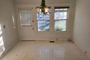 201 N Southerland St, Mount Olive, NC 28365 - Photo 6