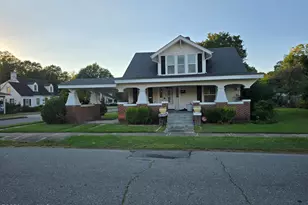 201 N Southerland St, Mount Olive, NC 28365 - Photo 1