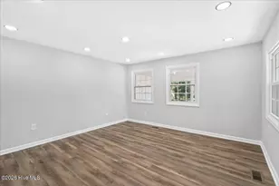 405 N College St, Wallace, NC 28466 - Photo 12