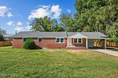405 N College Street, Wallace, NC 28466 - Photo 2