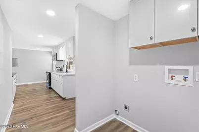 405 N College Street, Wallace, NC 28466 - Photo 10