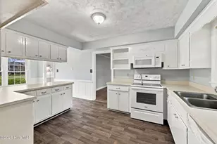 708 Hawthorne Rd, Trent Woods, NC 28562 - Photo 10