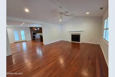 128 Leonard Drive, New Bern, NC 28560 - Photo 2