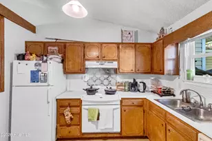 233 Easy St, Jacksonville, NC 28546 - Photo 8