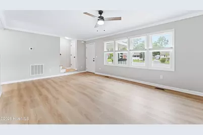 104 King Richard Court, Jacksonville, NC 28546 - Photo 4