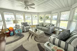 207 Bayshore Dr, Cape Carteret, NC 28584 - Photo 4