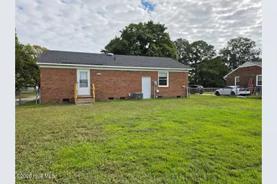 2404 Dale Avenue, Tarboro, NC 27886 - Photo 2