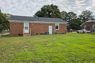 2404 Dale Ave, Tarboro, NC 27886 - Photo 2