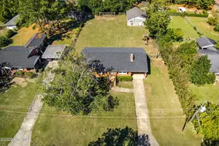 202 McLean St, Hamlet, NC 28345 - Photo 8