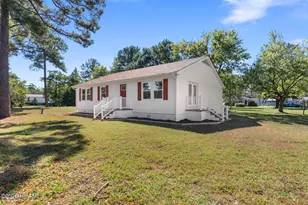 114 Ravenall St, Sneads Ferry, NC 28460 - Photo 2
